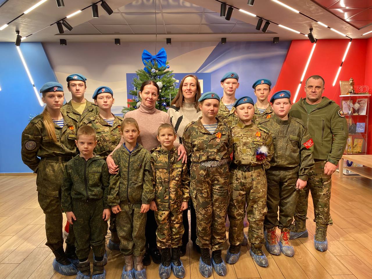 Курсанты ВПК "Беркут" посетили ГТРК "Псков" на эксклюзивной экскурсии — в качестве победителей конкурса-поздравлений с нашим юбилеем Курсанты ВПК "Беркут" посетили ГТРК "Псков" на эксклюзивной экскурсии — в качестве победителей конкурса-поздравлений с нашим юбилеем