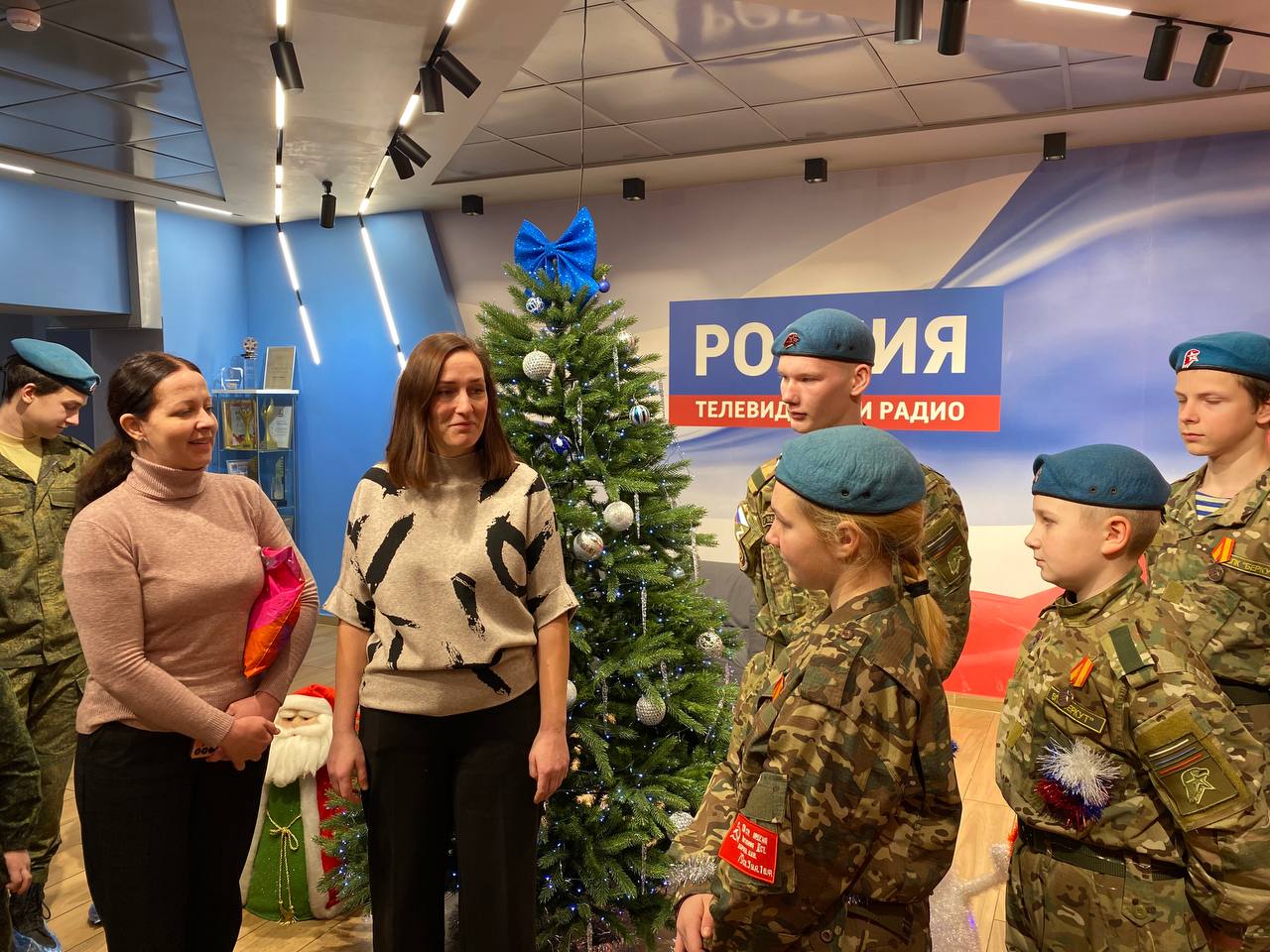 Курсанты ВПК "Беркут" посетили ГТРК "Псков" на эксклюзивной экскурсии — в качестве победителей конкурса-поздравлений с нашим юбилеем Курсанты ВПК "Беркут" посетили ГТРК "Псков" на эксклюзивной экскурсии — в качестве победителей конкурса-поздравлений с нашим юбилеем