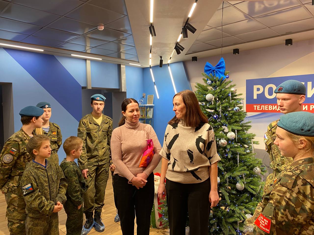 Курсанты ВПК "Беркут" посетили ГТРК "Псков" на эксклюзивной экскурсии — в качестве победителей конкурса-поздравлений с нашим юбилеем Курсанты ВПК "Беркут" посетили ГТРК "Псков" на эксклюзивной экскурсии — в качестве победителей конкурса-поздравлений с нашим юбилеем