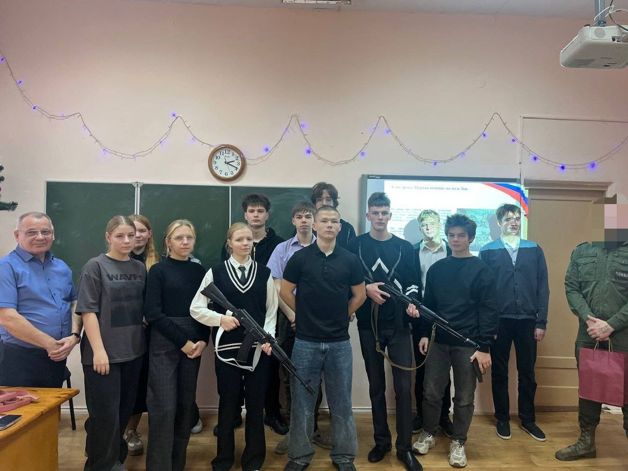 В Себежской средней школе прошла встреча с участником СВО