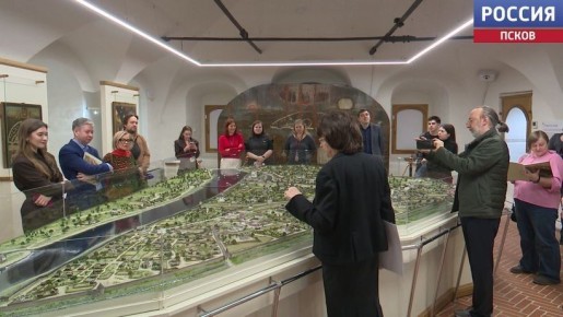 С планом выставок и мероприятий на предстоящий год познакомил сегодня Псковский музей-заповедник сотрудников СМИ