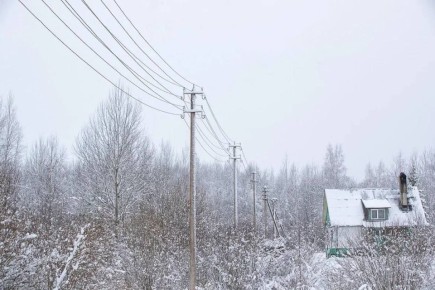 70 бригад и 53 единицы техники восстанавливают электроснабжение в Псковской области