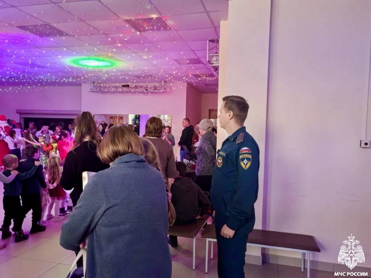 Сотрудниками госпожнадзора организовано дежурство в местах проведения новогодних мероприятий Сотрудниками госпожнадзора организовано дежурство в местах проведения новогодних мероприятий