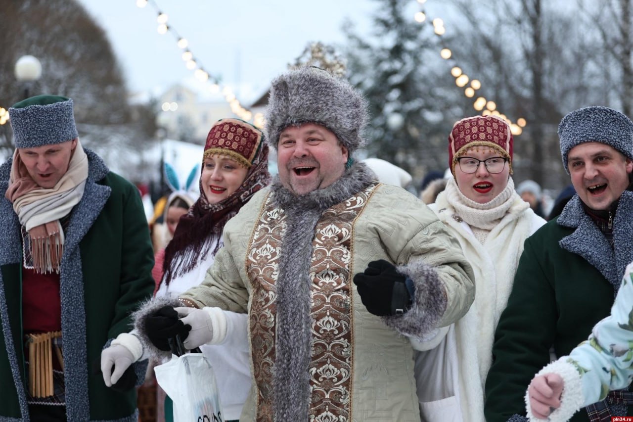 Рождественское шествие проходит в Пскове Рождественское шествие проходит в Пскове
