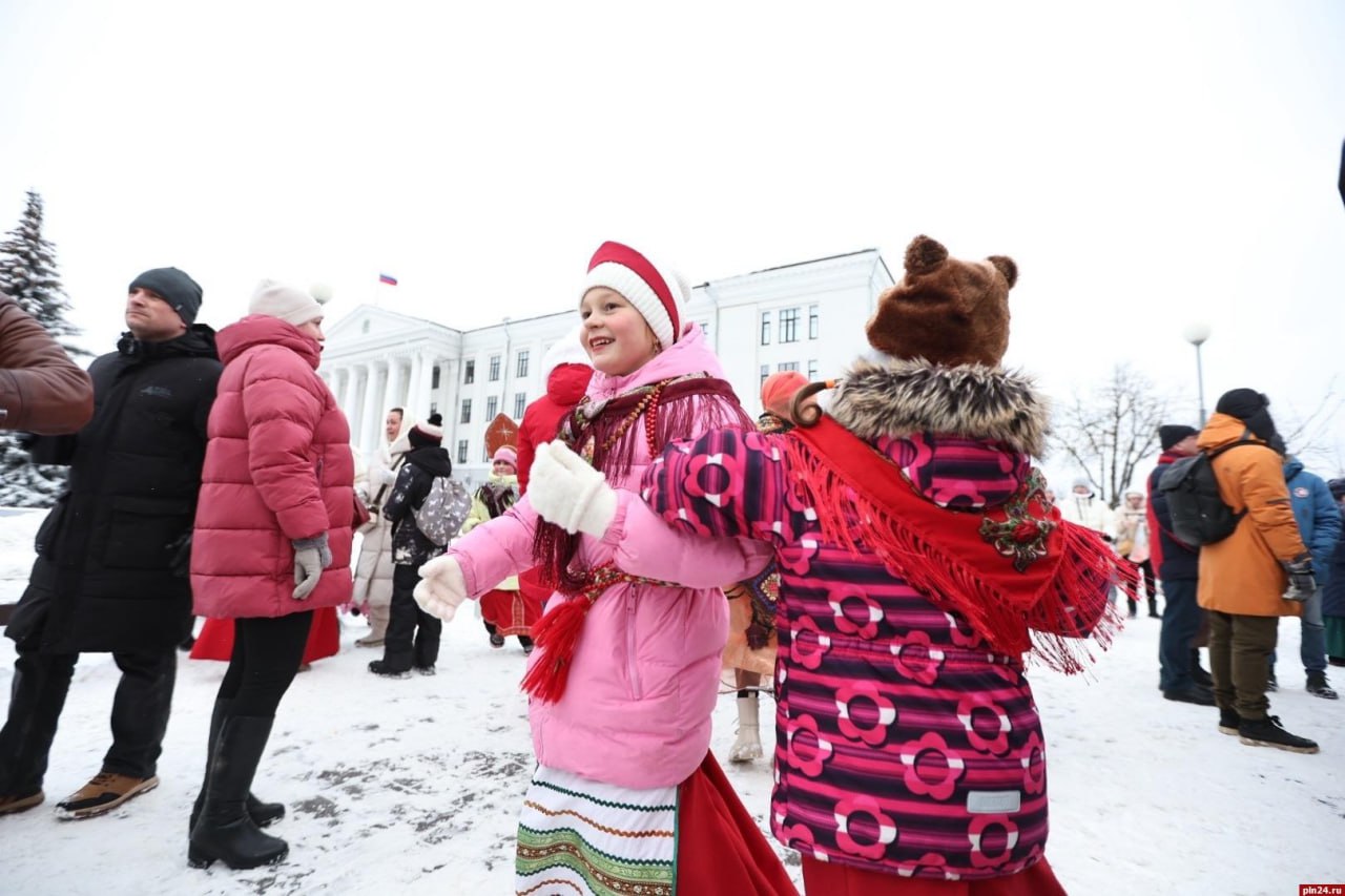Рождественские вертепы в Пскове стали стартом праздничных гуляний Рождественские вертепы в Пскове стали стартом праздничных гуляний