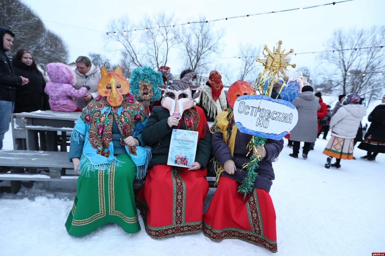 Рождественское шествие проходит в Пскове Рождественское шествие проходит в Пскове