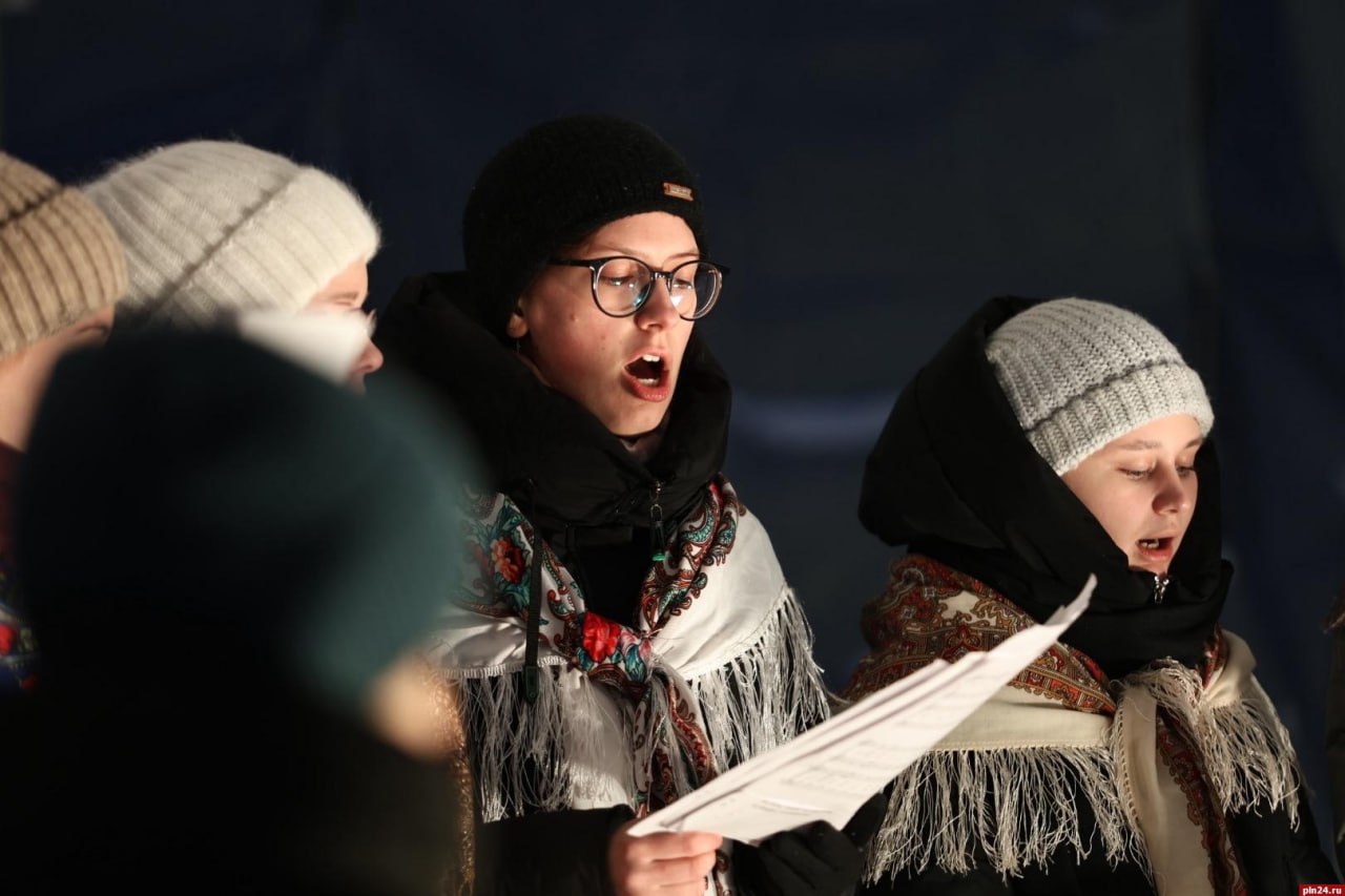 В Пскове идет спектакль «Чудо Рождества» В Пскове идет спектакль «Чудо Рождества»