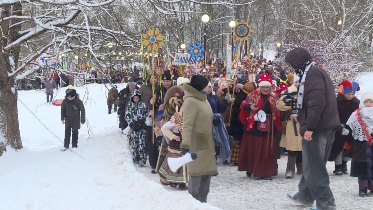 Массовыми народными гуляниями отметили сегодня Рождество Христово в Пскове Массовыми народными гуляниями отметили сегодня Рождество Христово в Пскове