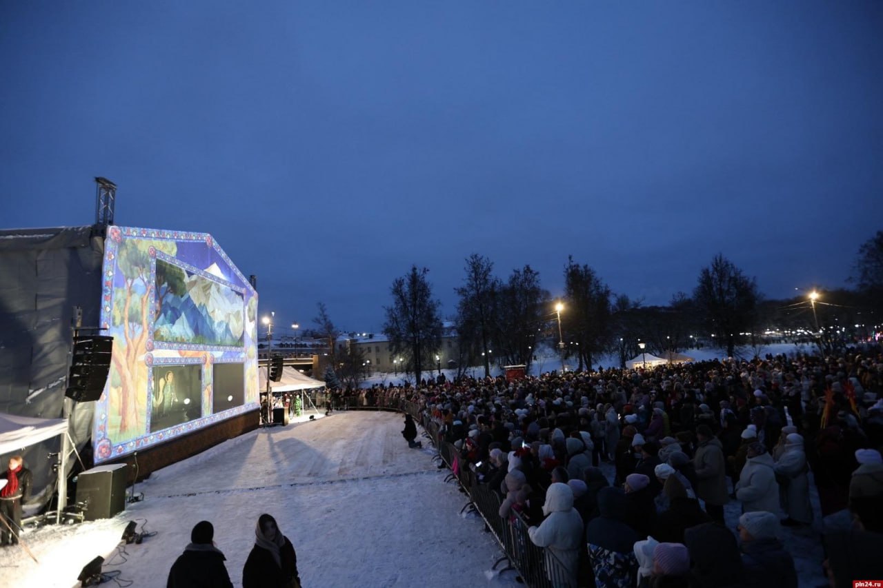 В Пскове идет спектакль «Чудо Рождества» В Пскове идет спектакль «Чудо Рождества»