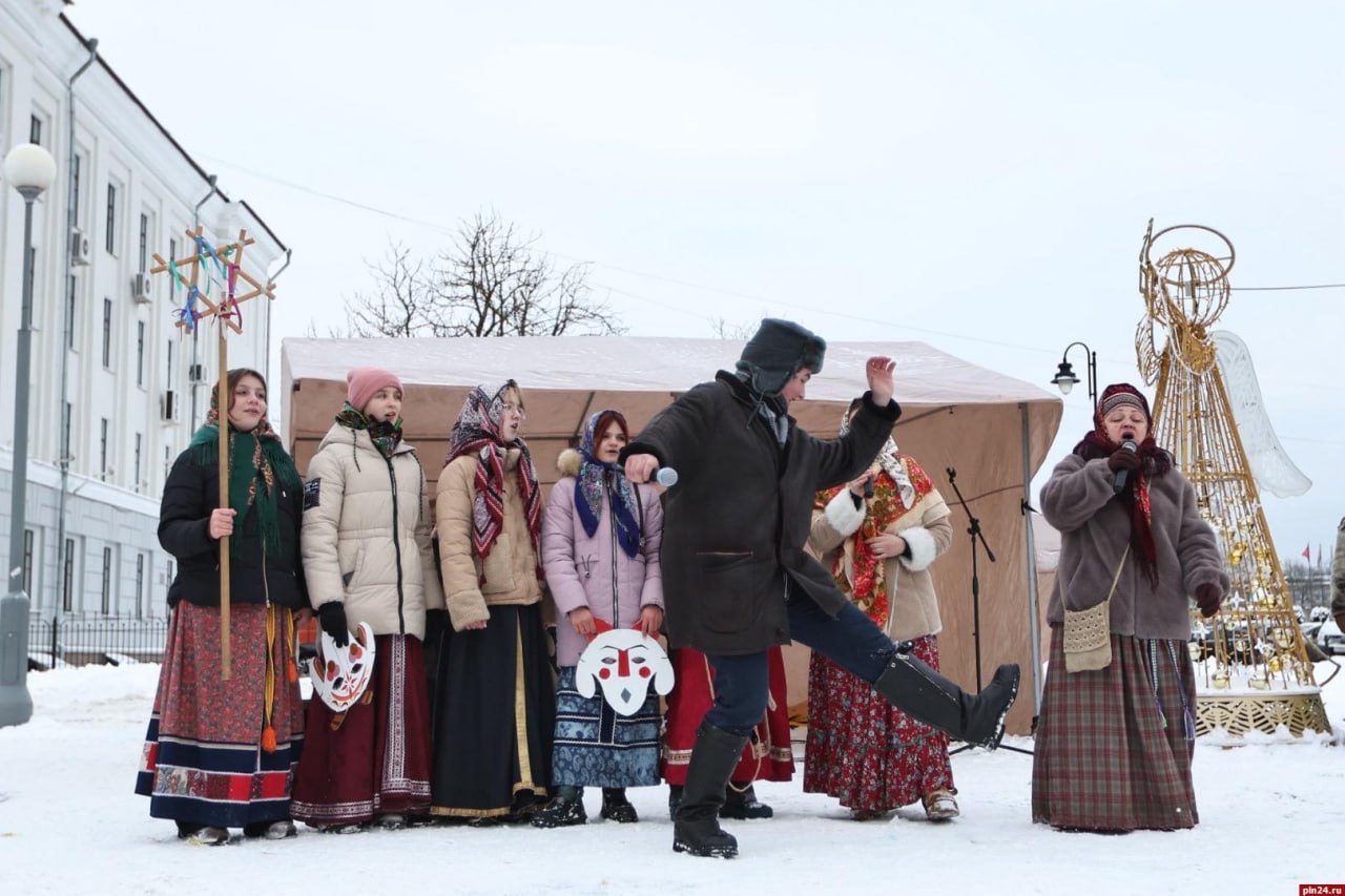 Рождественские вертепы в Пскове стали стартом праздничных гуляний Рождественские вертепы в Пскове стали стартом праздничных гуляний