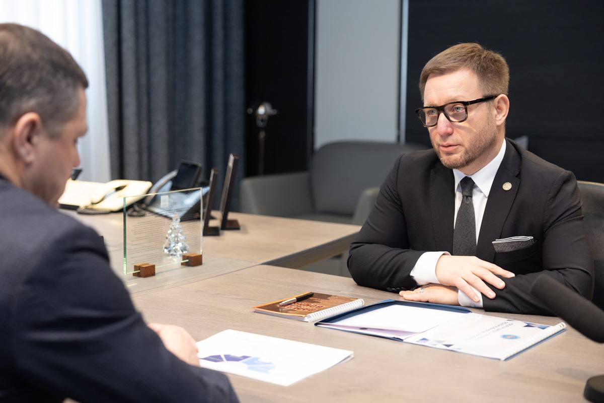 В первый рабочий день нового года прошла традиционная встреча Губернатора Псковской области Михаила Ведерникова с председателем Избирательной комиссии региона Игорем Соповым В первый рабочий день нового года прошла традиционная встреча Губернатора Псковской области Михаила Ведерникова с председателем Избирательной комиссии региона Игорем Соповым