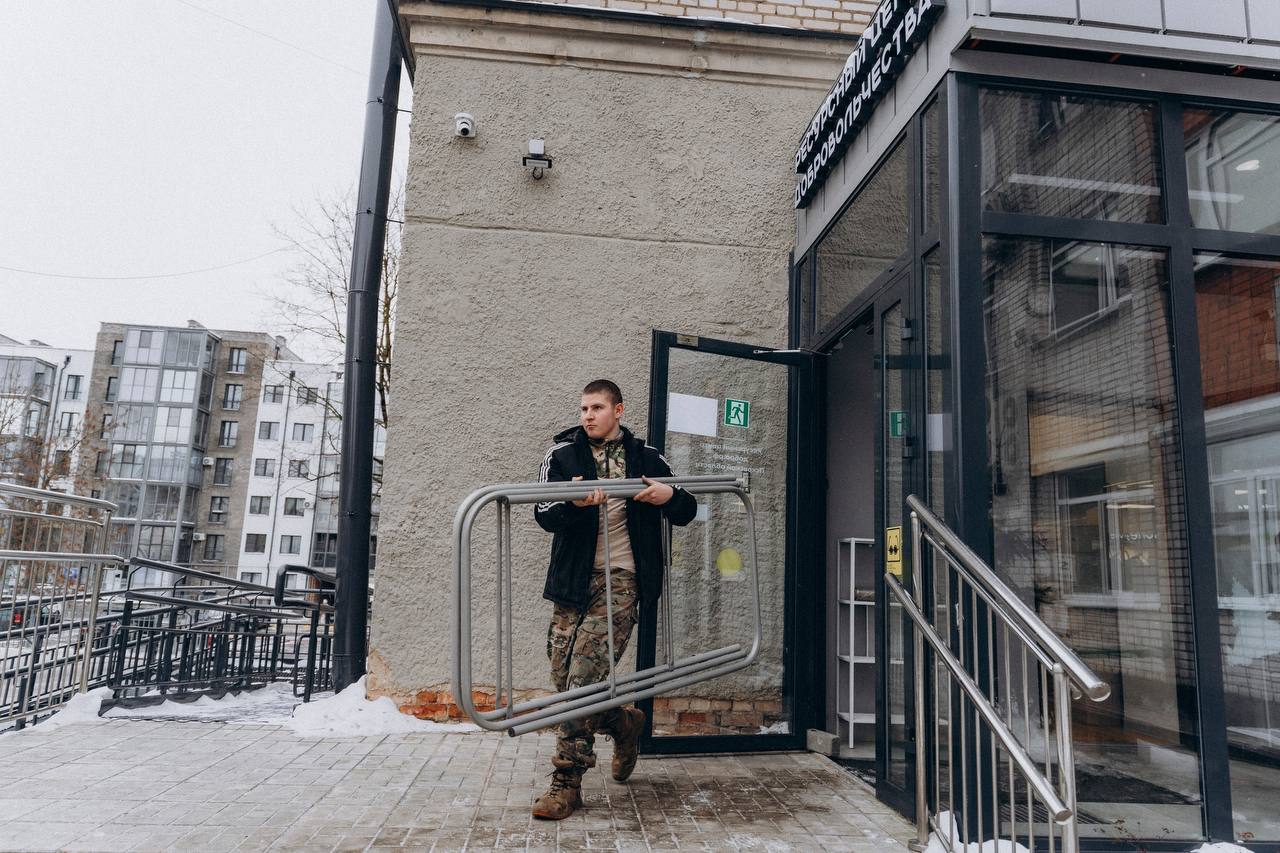 35 кроватей отправили бойцам в госпиталь в Донецкой области 35 кроватей отправили бойцам в госпиталь в Донецкой области