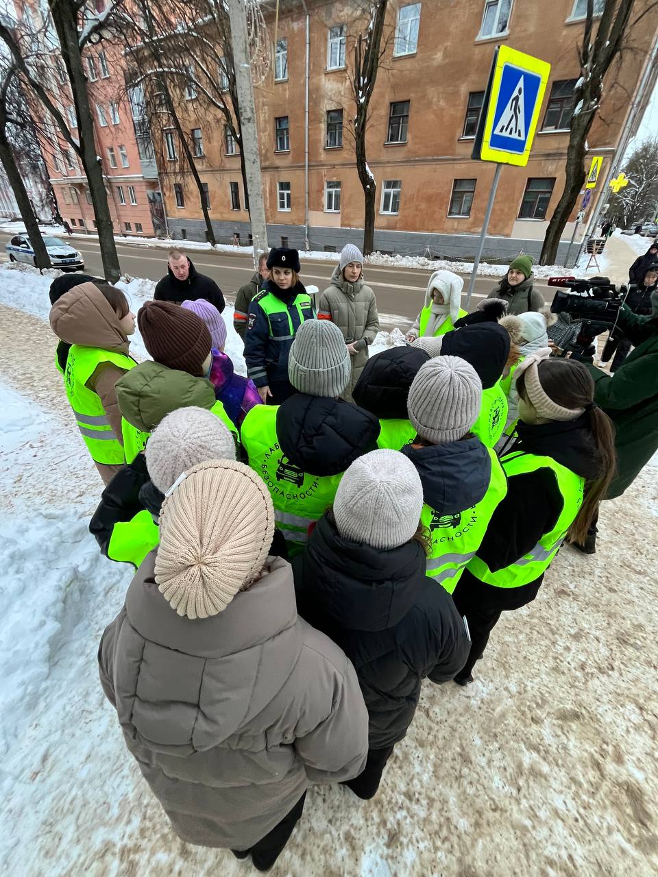 В Великих Луках прошла акция «Ты и зимняя дорога» В Великих Луках прошла акция «Ты и зимняя дорога»