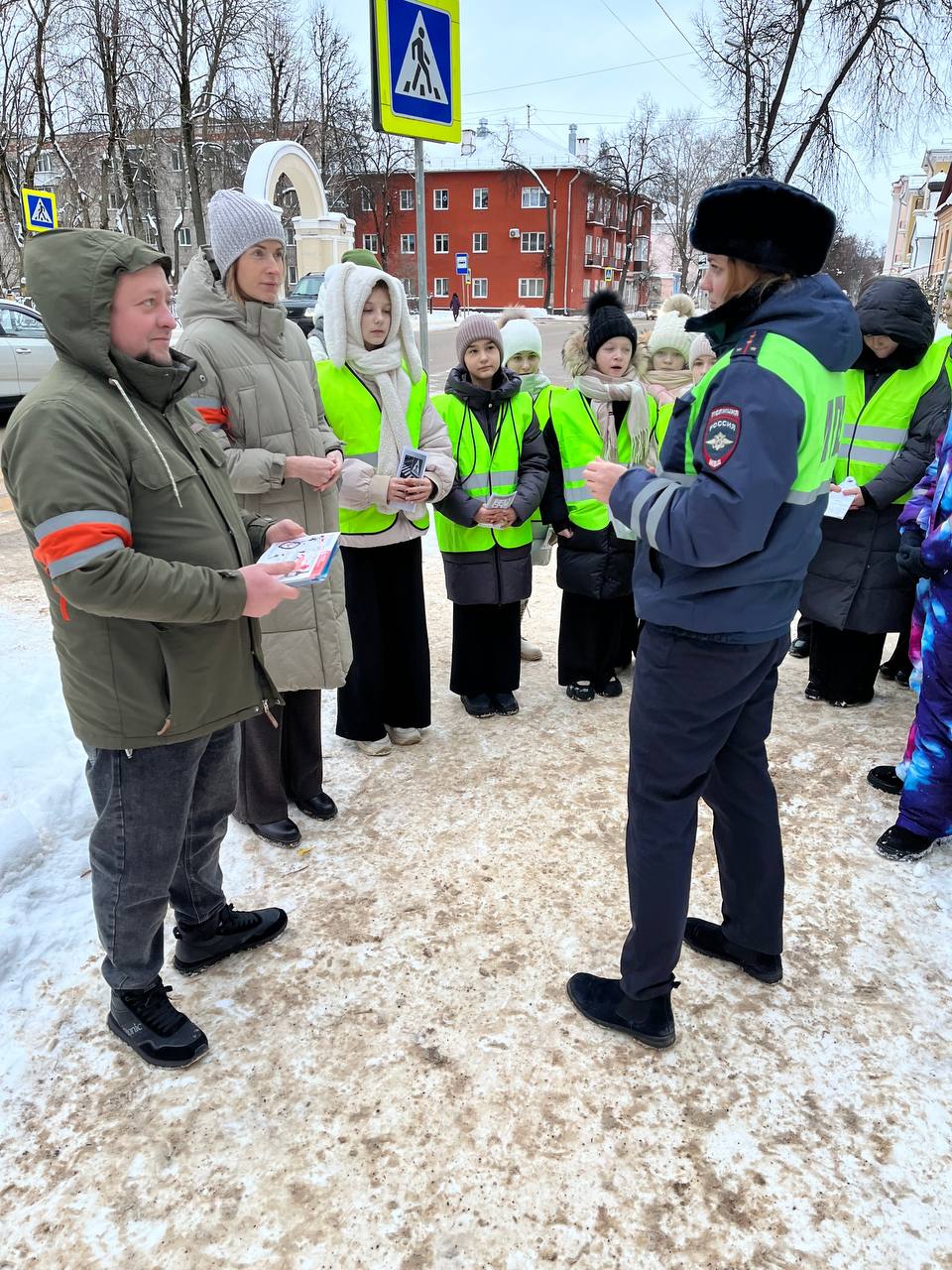 В Великих Луках прошла акция «Ты и зимняя дорога» В Великих Луках прошла акция «Ты и зимняя дорога»