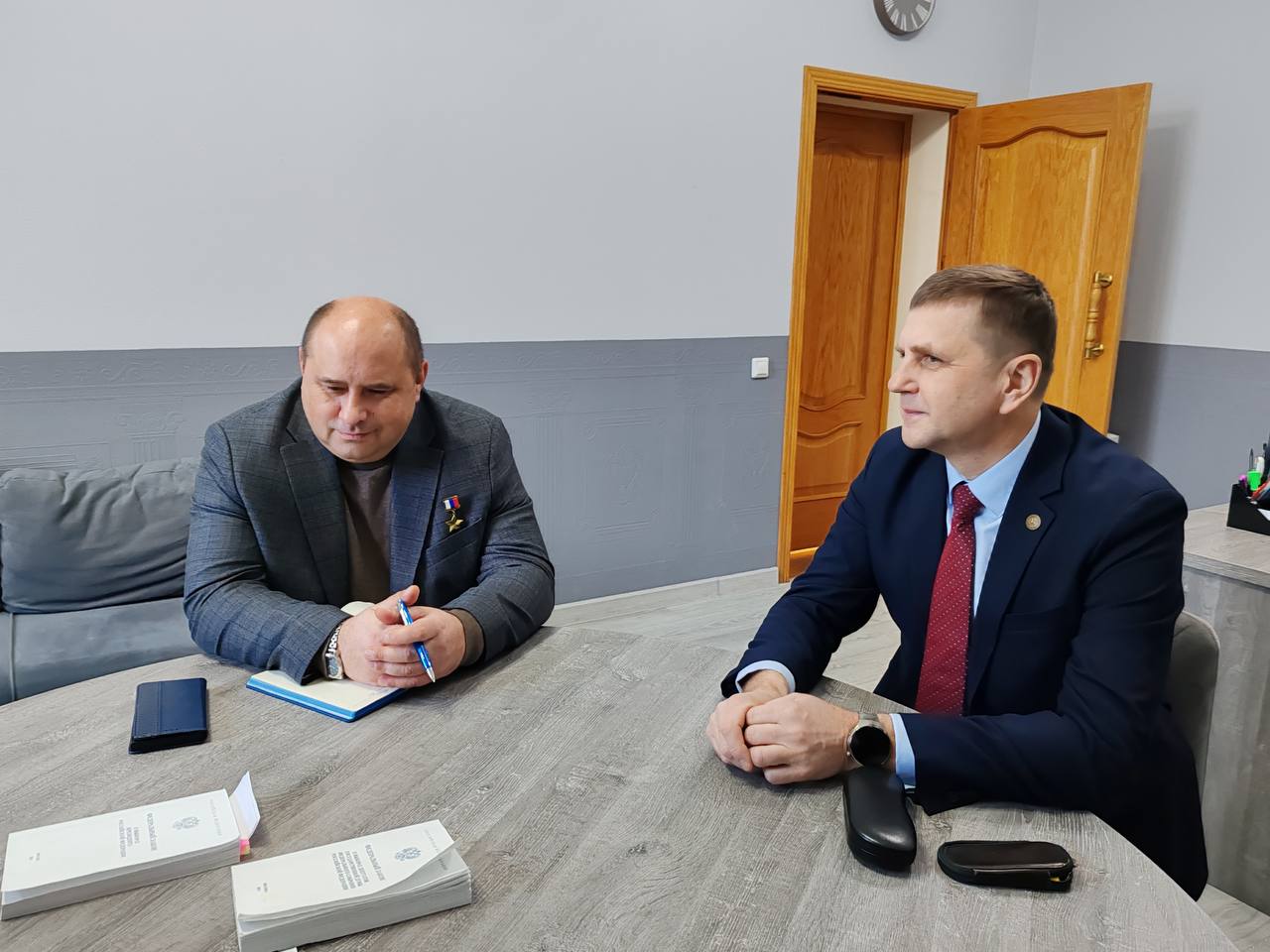 О работе Избирательной комиссии Псковской области рассказали участнику кадровой программы «Время героев» О работе Избирательной комиссии Псковской области рассказали участнику кадровой программы «Время героев»