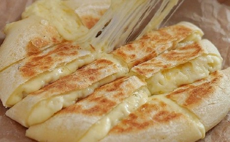 Азиатские лепёшки на сковороде без яиц и дрожжей: простой вкус дома