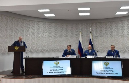 Заместитель Генерального прокурора Российской Федерации Алексей Захаров принял участие в подведении итогов работы прокуратуры Псковской области и провел личный прием жителей региона