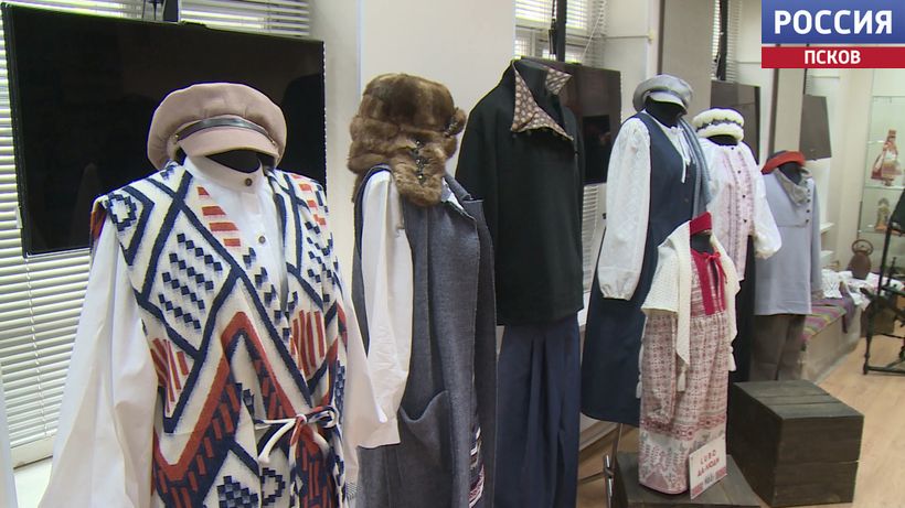 В Псковском доме ремесел открылась выставка "На крыльях русских традиций"