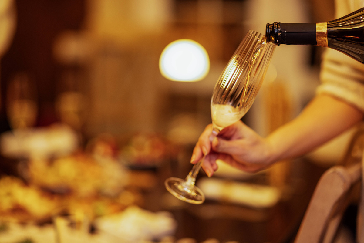 Пузырьки счастья: как выбрать игристое вино на Новый год