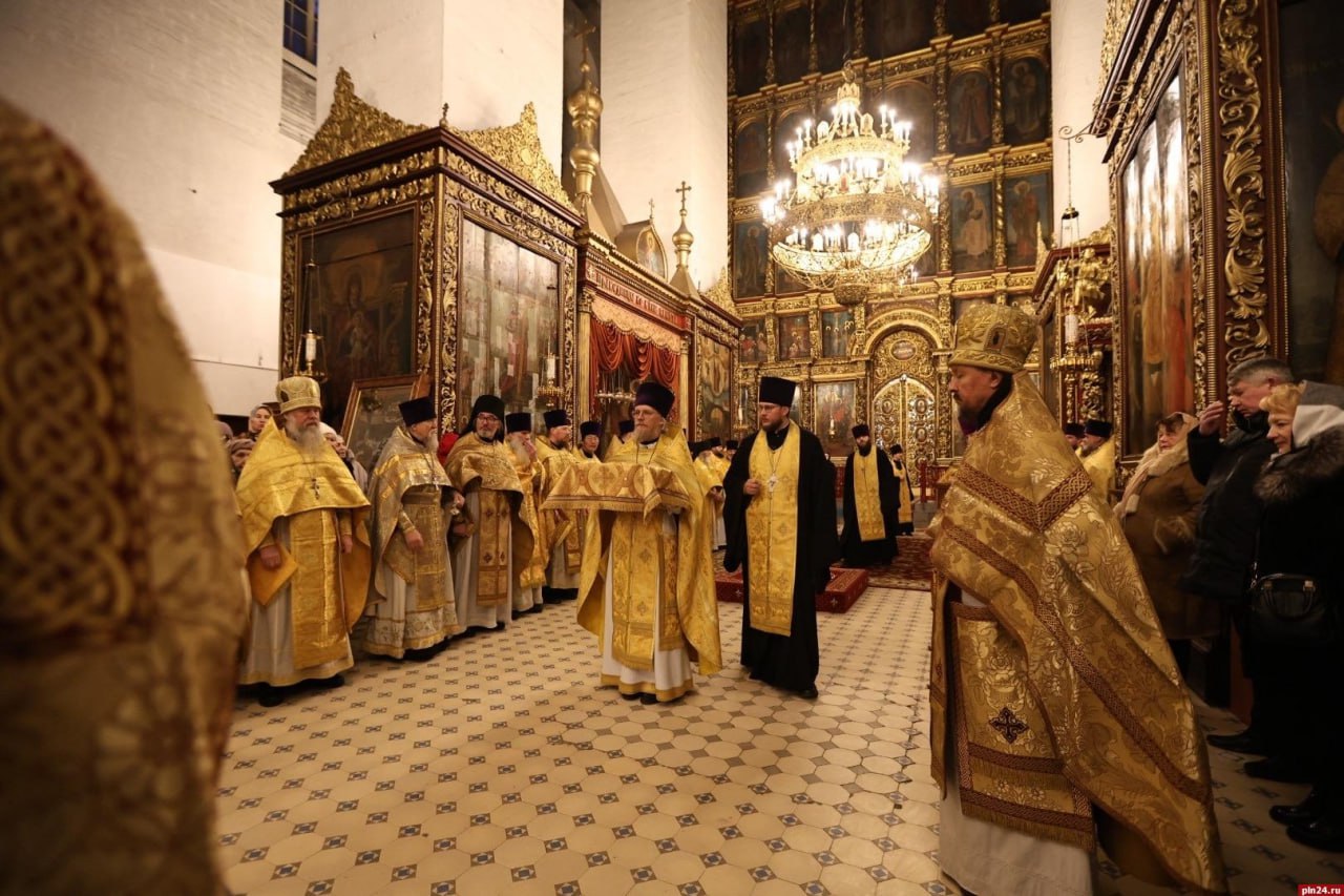 В Псков прибыл чудотворный образ Пресвятой Богородицы «Феодоровская» В Псков прибыл чудотворный образ Пресвятой Богородицы «Феодоровская»