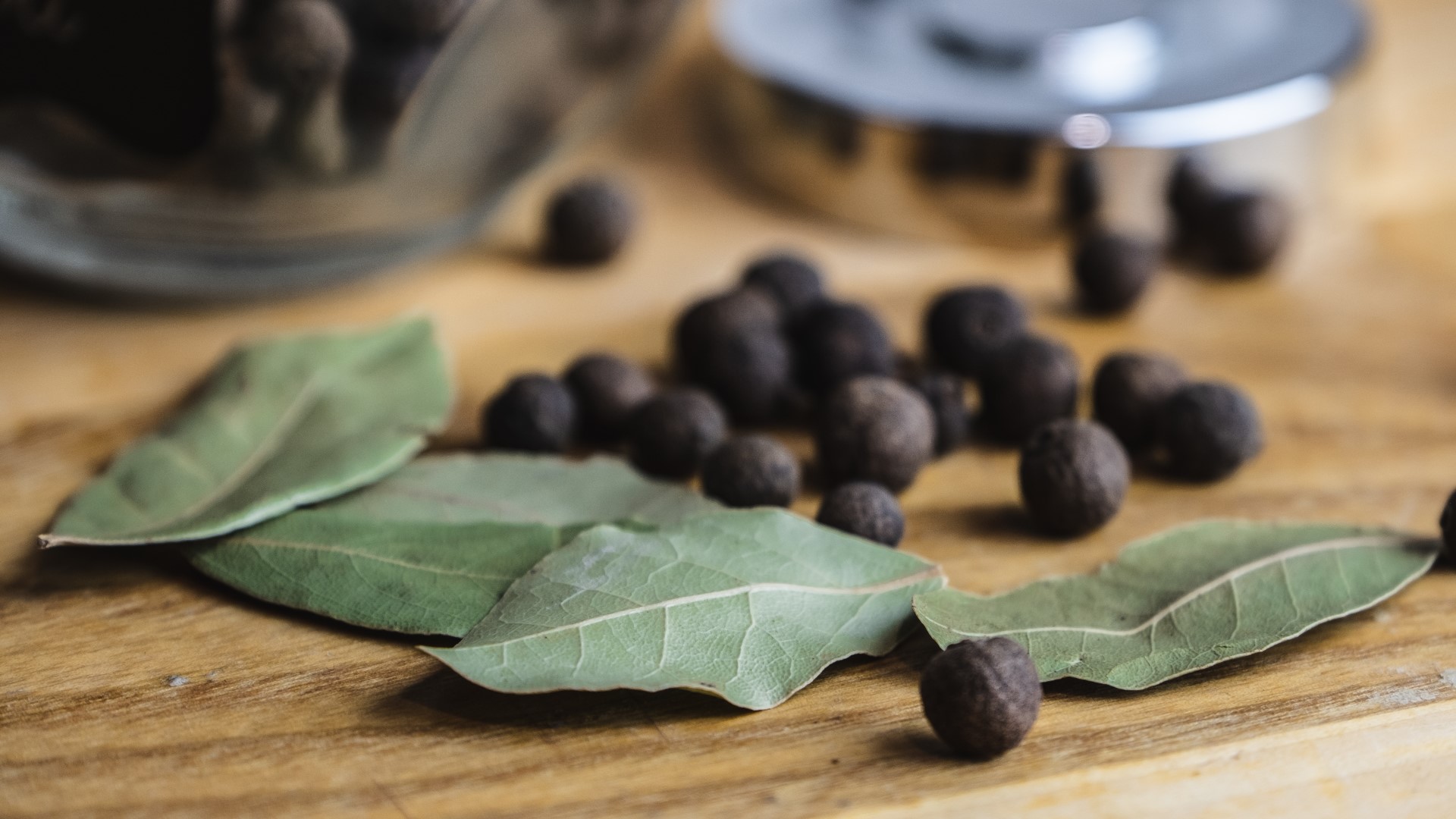 Лавровый лист в эти блюда лучше не класть: получится та еще гадость