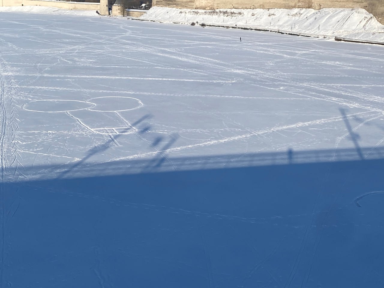 Есть, правда, письмена не только на санскрите