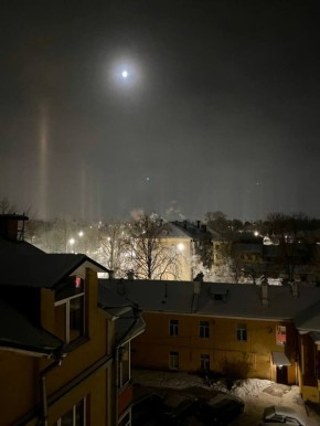 Световые столбы заметили в Пскове в ночь с 30 на 31 января