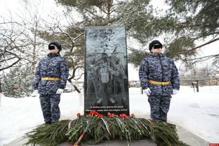 В Пскове освятили памятный знак погибшим военнослужащим и сотрудникам Росгвардии