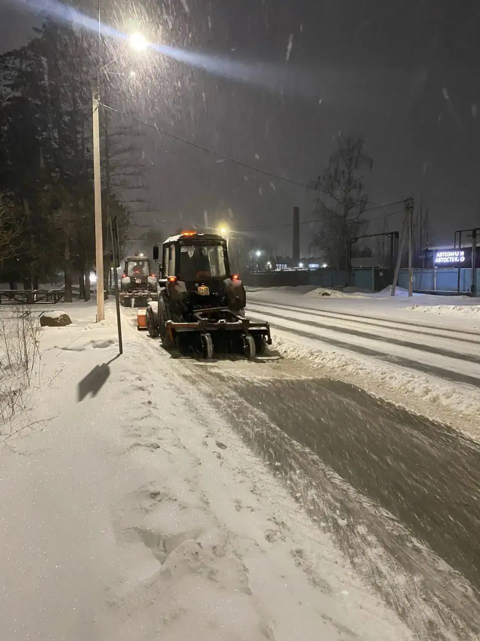 Глава Пскова Борис Елкин: вся техника выведена на дороги для борьбы со снегопадом