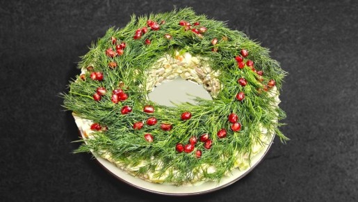 Оливье в виде рождественского венка: как преобразить привычный салат