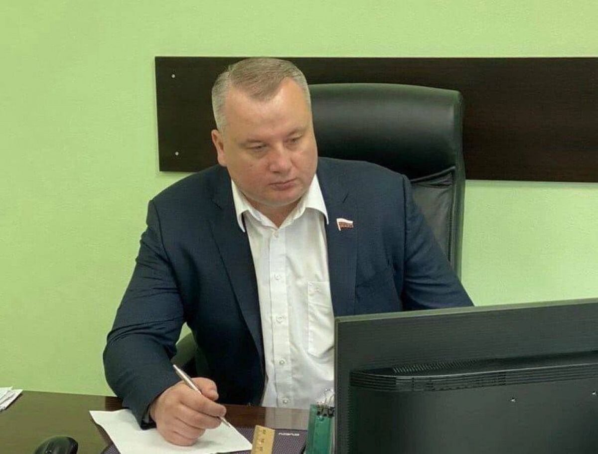 «В пятницу сдаю мандат» — почему официальных подтверждений нет и что это может значить