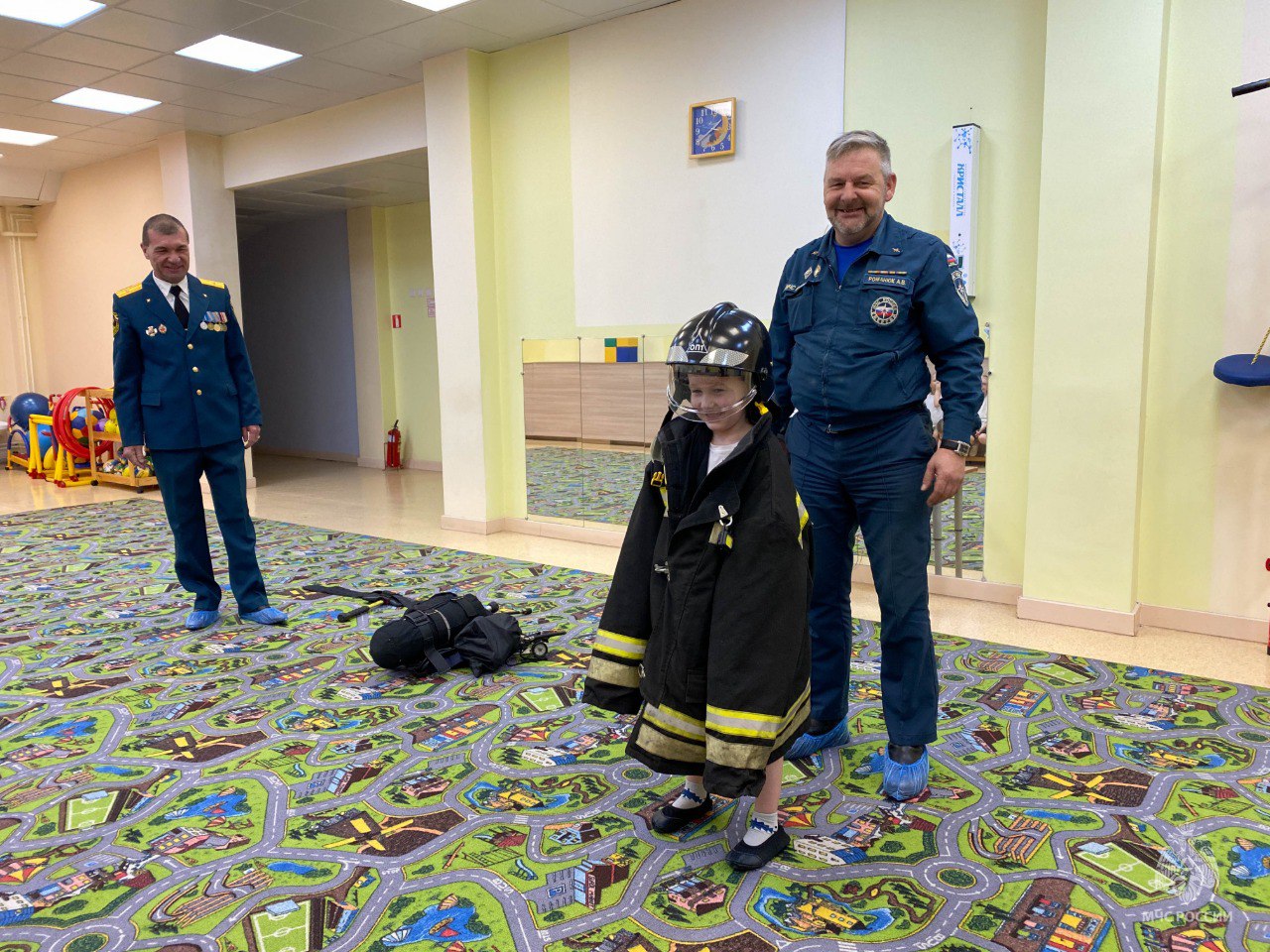 Огнеборцы в гостях у малышей Огнеборцы в гостях у малышей