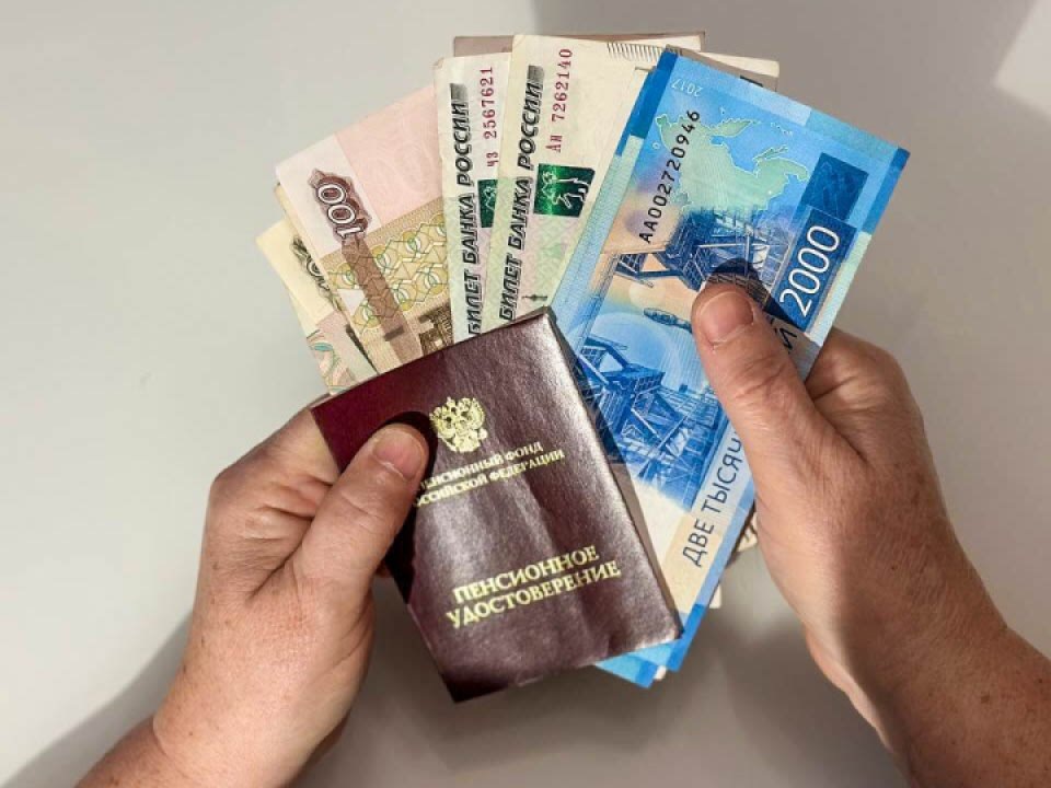 Уход за детьми теперь приносит баллы к пенсии: что важно знать