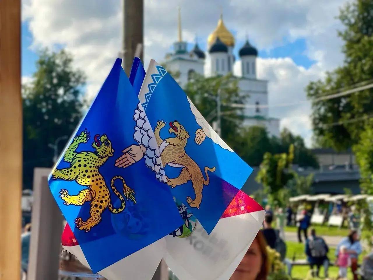 Елкин Борис: Поздравляю всех с Днём флага Псковской области! Для каждого из нас этот день – повод вспомнить историю и традиции, которые делают нас единым народом