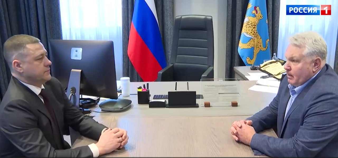 Развитие различных видов спорта обсудили губернатор Михаил Ведерников и директор Спортивной школы олимпийского резерва "Надежда" Сергей Кравченко