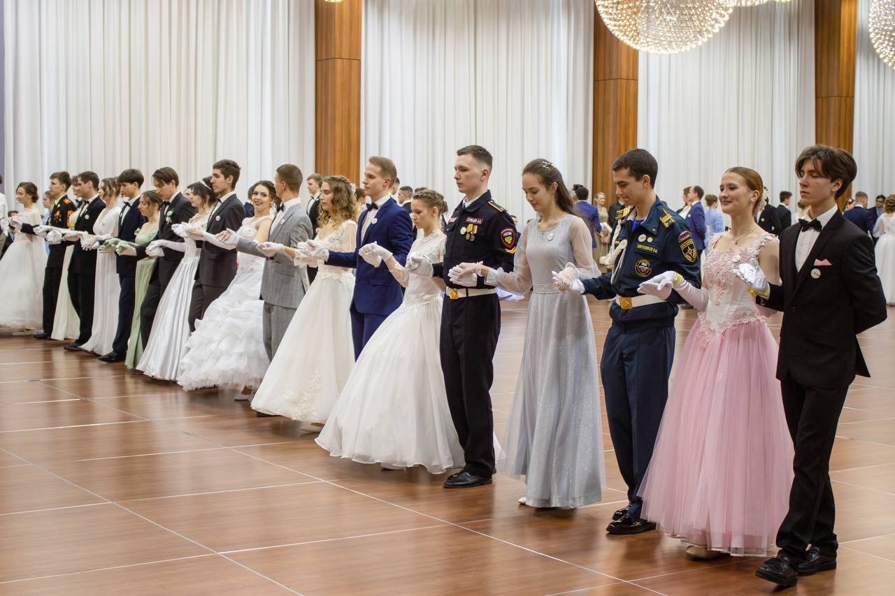 Молодёжный совет #МЧСПсков принял участие в Сретенском бале Молодёжный совет #МЧСПсков принял участие в Сретенском бале