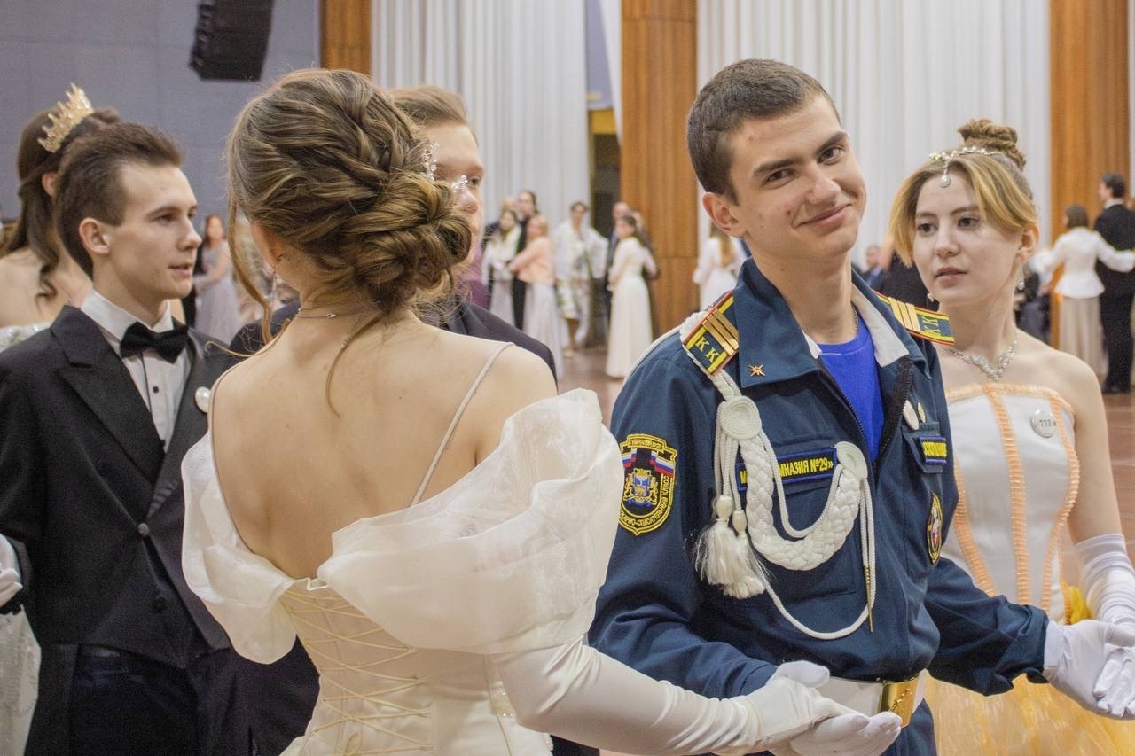 Молодёжный совет #МЧСПсков принял участие в Сретенском бале Молодёжный совет #МЧСПсков принял участие в Сретенском бале