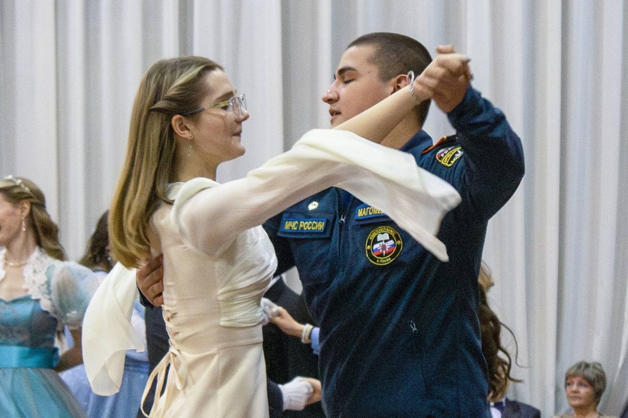 Молодёжный совет #МЧСПсков принял участие в Сретенском бале Молодёжный совет #МЧСПсков принял участие в Сретенском бале