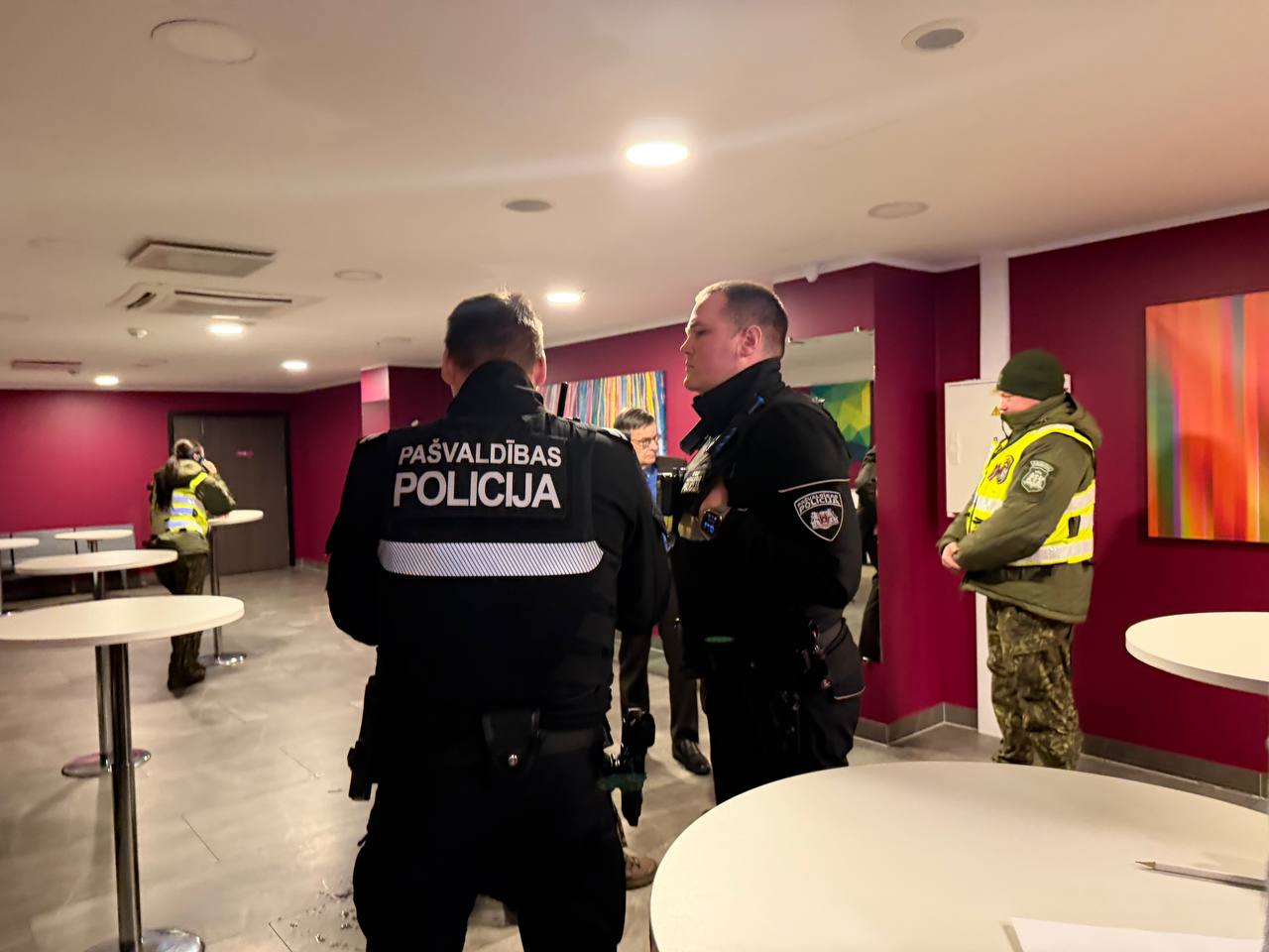 В Риге полиция сорвала лекцию корееведа Андрея Ланькова В Риге полиция сорвала лекцию корееведа Андрея Ланькова