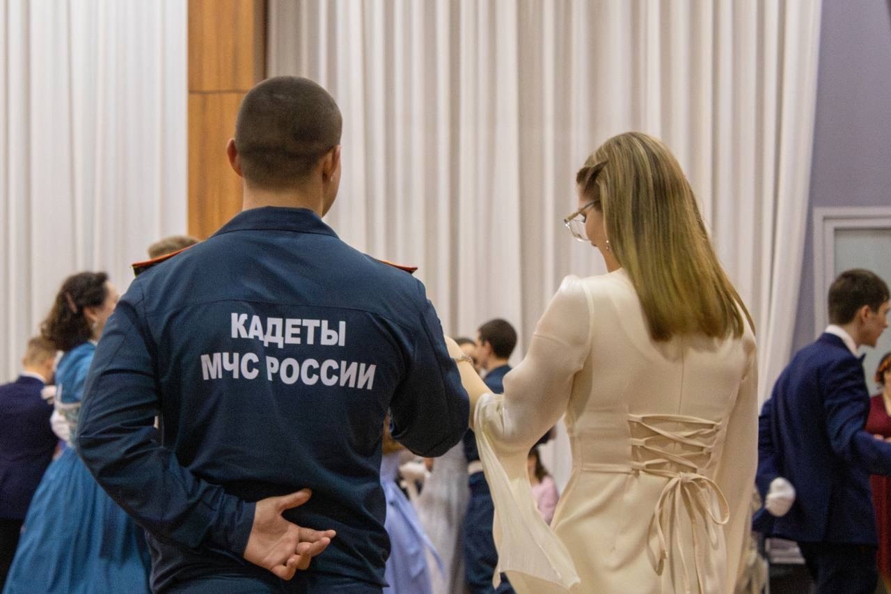 Молодёжный совет #МЧСПсков принял участие в Сретенском бале Молодёжный совет #МЧСПсков принял участие в Сретенском бале