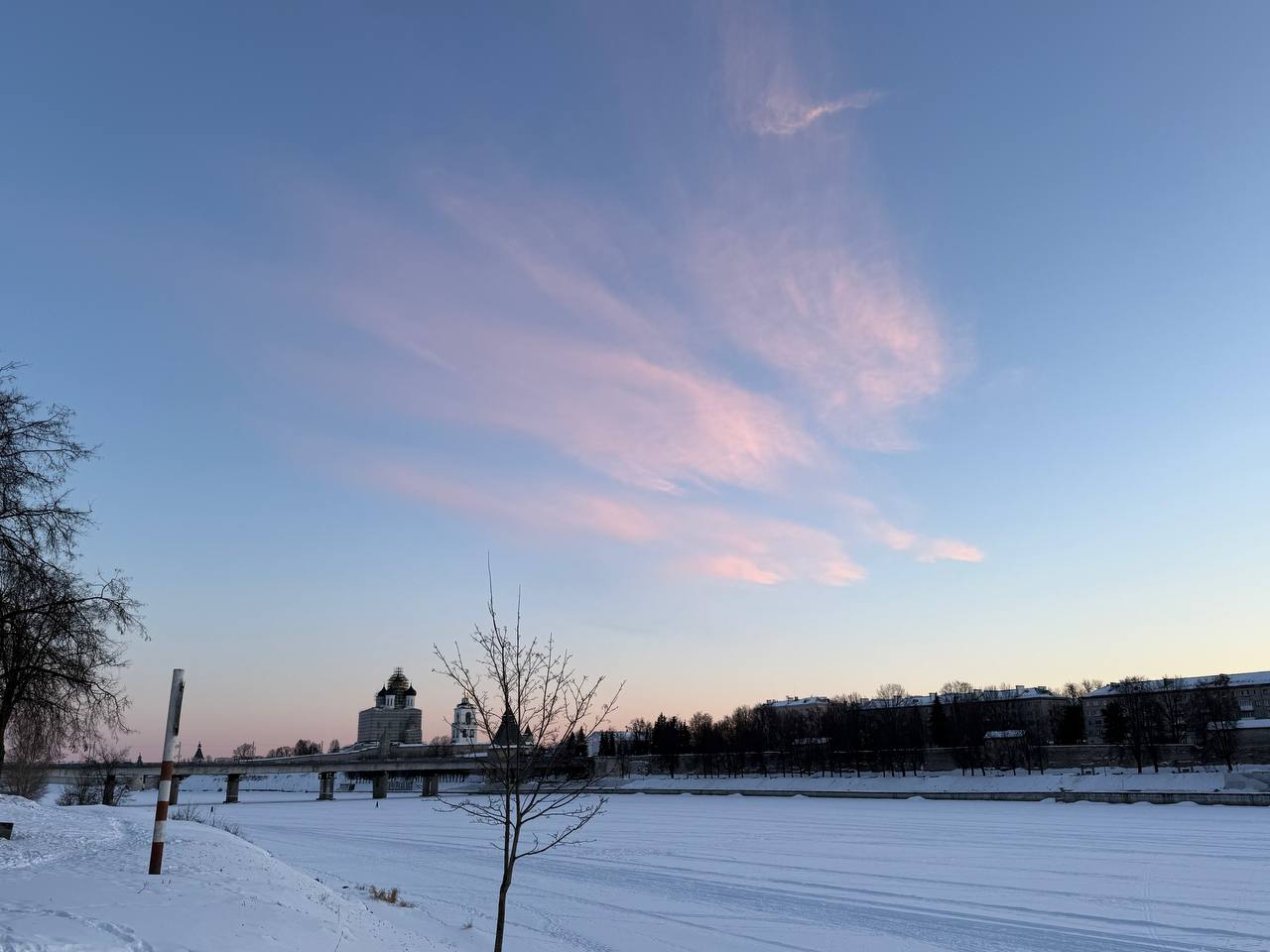 Кажется, сегодня по небу пролетел настоящий ангел Кажется, сегодня по небу пролетел настоящий ангел