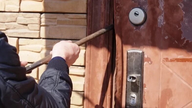 Секреты защиты дачи: Как сохранить имущество от воров