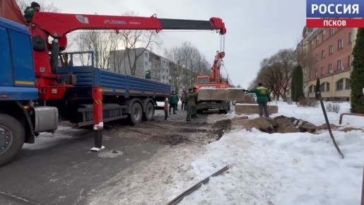 На улице Петровской в Пскове сегодня планируют завершить аварийные работы