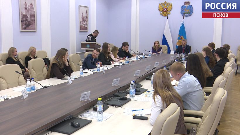 Сегодня приступил к работе новый состав Молодежного парламента при Псковском областном Собрании депутатов