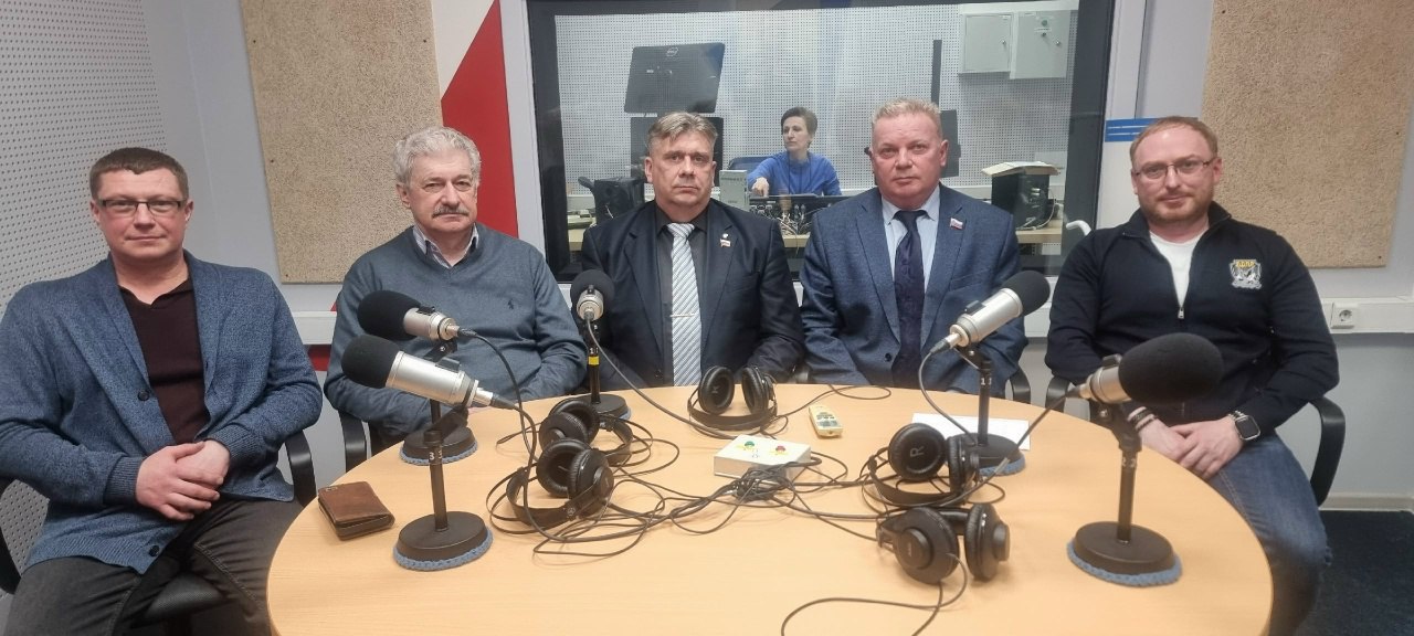 Представители ведущих политических сил региона в эфире программы "Политпросвет" прокомментировали военный конфликт на Ближнем Востоке