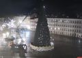 Демонтаж главной городской ели Пскова начался в ночь на 4 марта