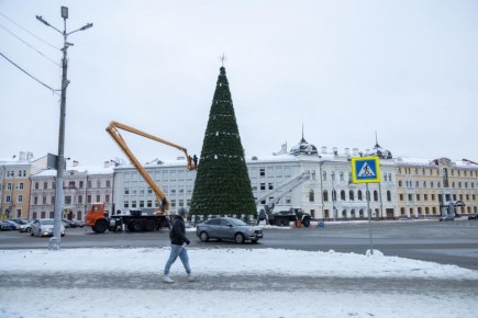 Псков прощается с главной ёлкой!