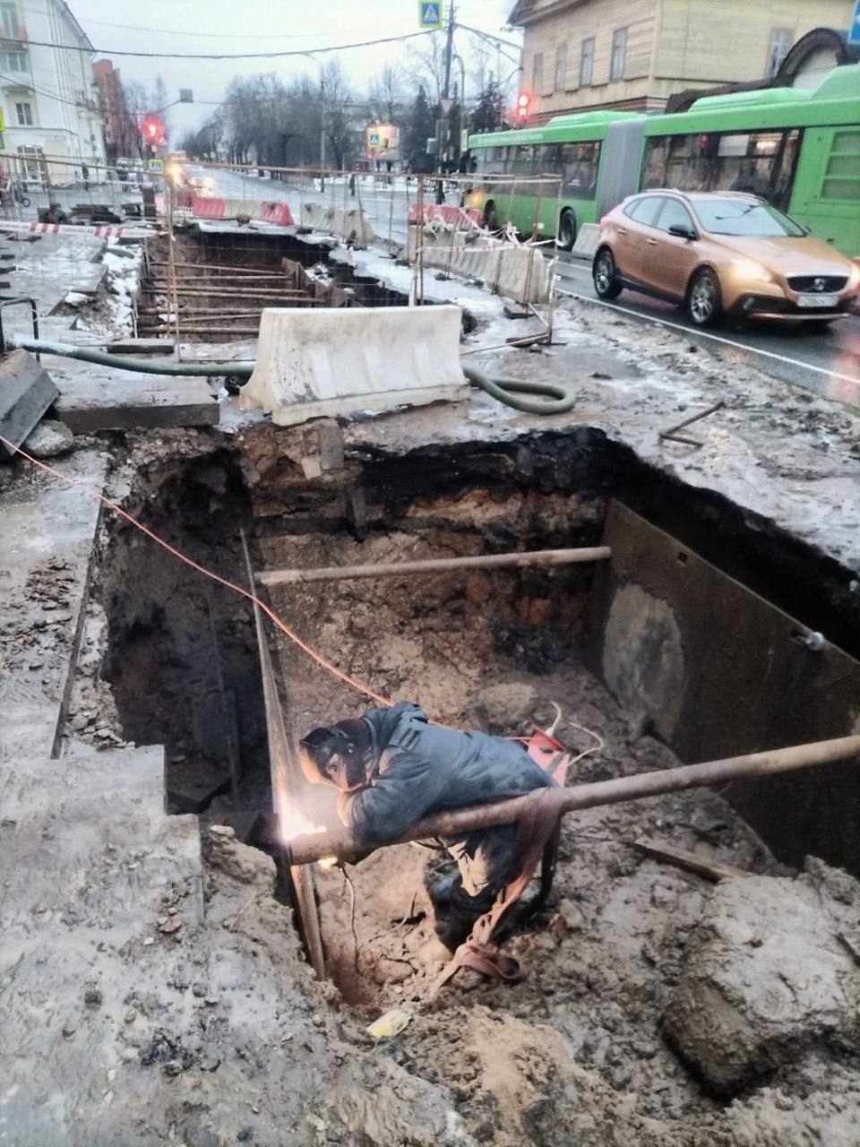 Елкин Борис: Сегодня профессиональный праздник тех, кого часто не замечают, но без кого наша жизнь остановилась бы. Поздравляю всех причастных с Днём работника жилищно-коммунального хозяйства! Елкин Борис: Сегодня профессиональный праздник тех, кого часто не замечают, но без кого наша жизнь остановилась бы. Поздравляю всех причастных с Днём работника жилищно-коммунального хозяйства!