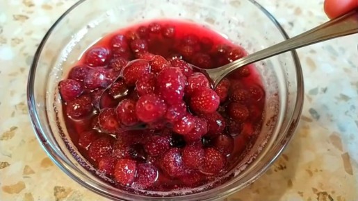 Летнее наслаждение: быстрая варенье из луговой клубники