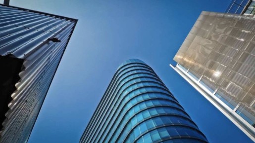 Ипотека крепка, но бизнес-кредиты тормозят новые стройки